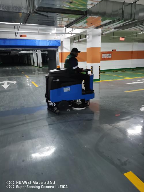 新年第一台洗地车 裕琦界网络的智能清洁新征程